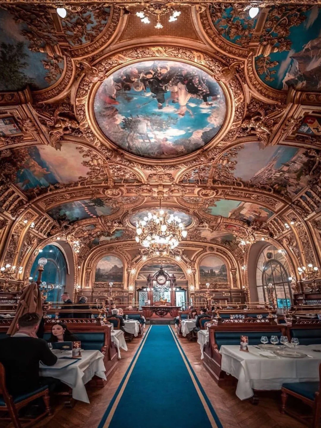 巴黎周董mv打卡｜住进艾米丽在巴黎拍摄民宿！