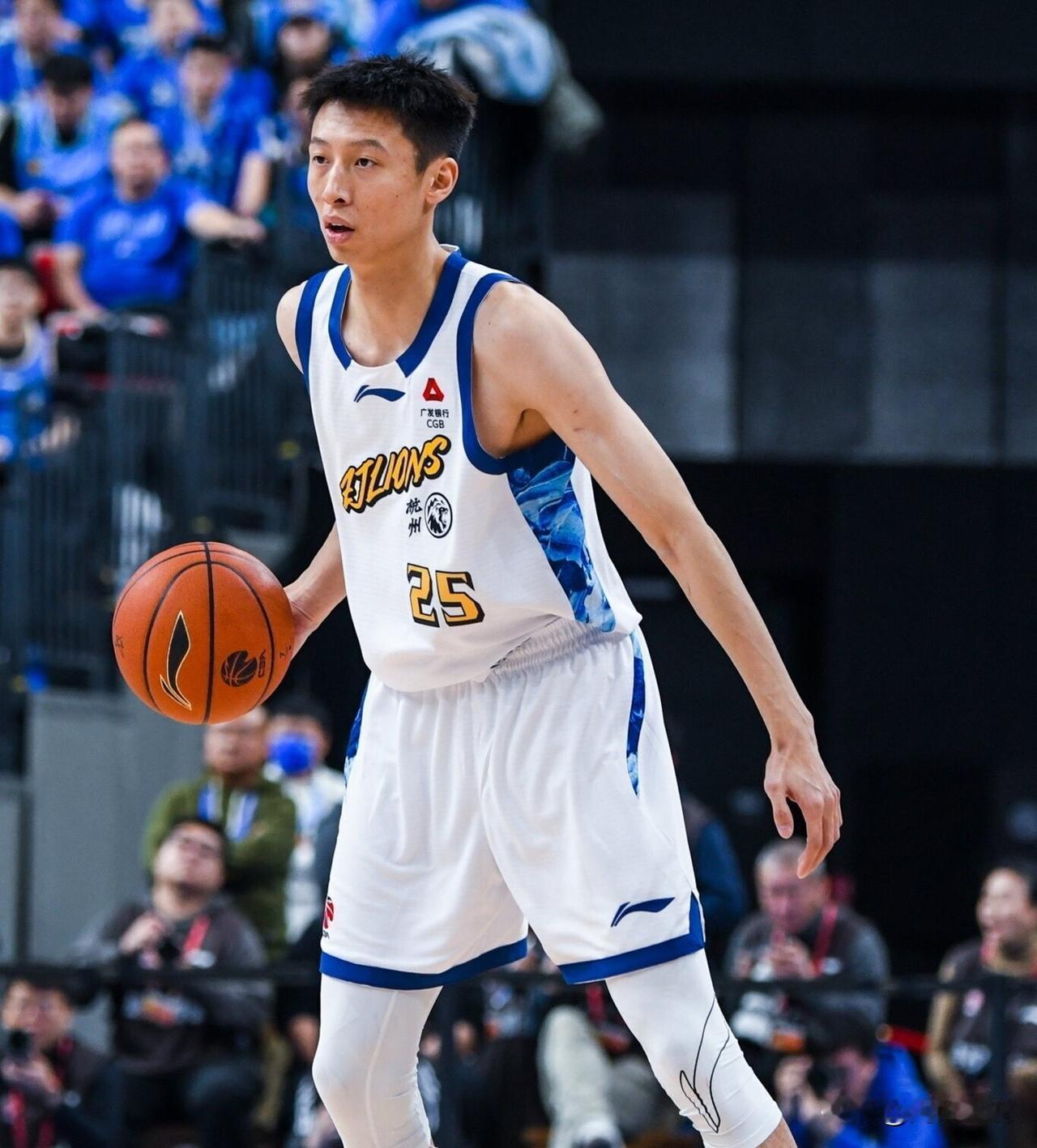 又走一个！浙江广厦推倒重建！
宁波富邦宣布与浙江广厦球员赵岩昊签下两年C类合同！
