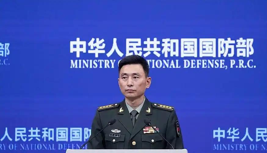 中国国防部向全球发出重磅通知，中国人民解放军已整备就绪，解放军全时待战、随时能战