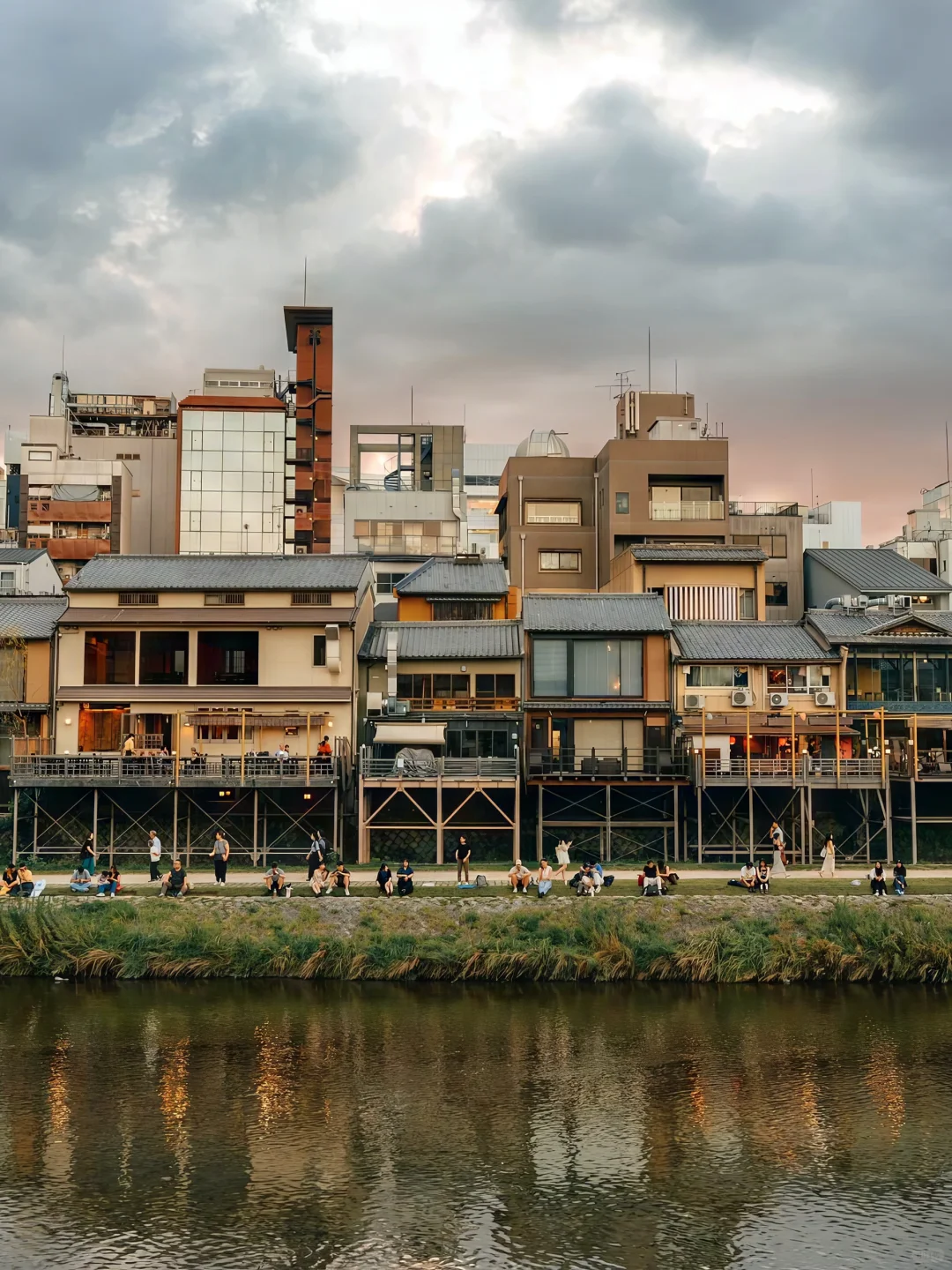 鸭川日落，京都最迷人的景致