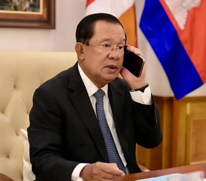 43万人，家没了。
 
这仗打的，洪森找美国，美国不搭理；找邻居，邻居装没看见。