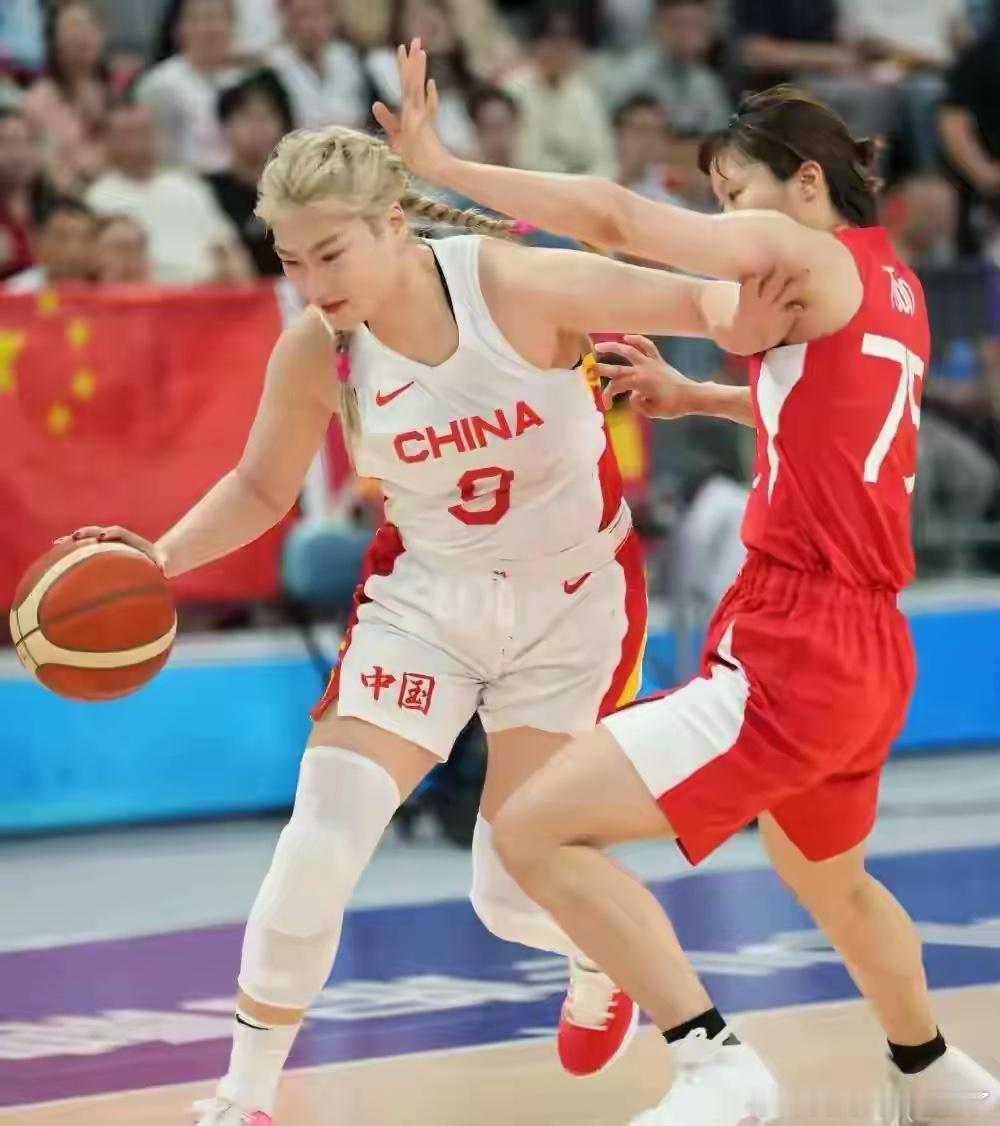 中国女篮今晚首战美国队 今晚20:15柏林开球，首战世界第一美国。D组美捷意三场