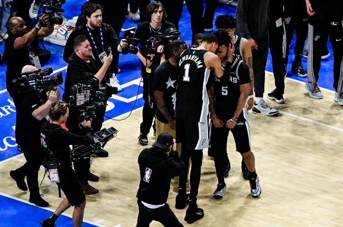 6月3日讯 在NBA西决抢七大战中，马刺击败雷霆，大比分4-3晋级总决赛。马刺超