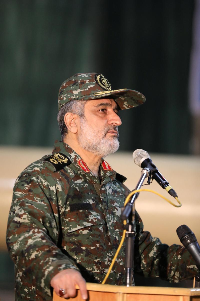 尽管伊朗的四枚导弹没有击中美国的“林肯”号航母，但它的意义在于打破了多年来美国想