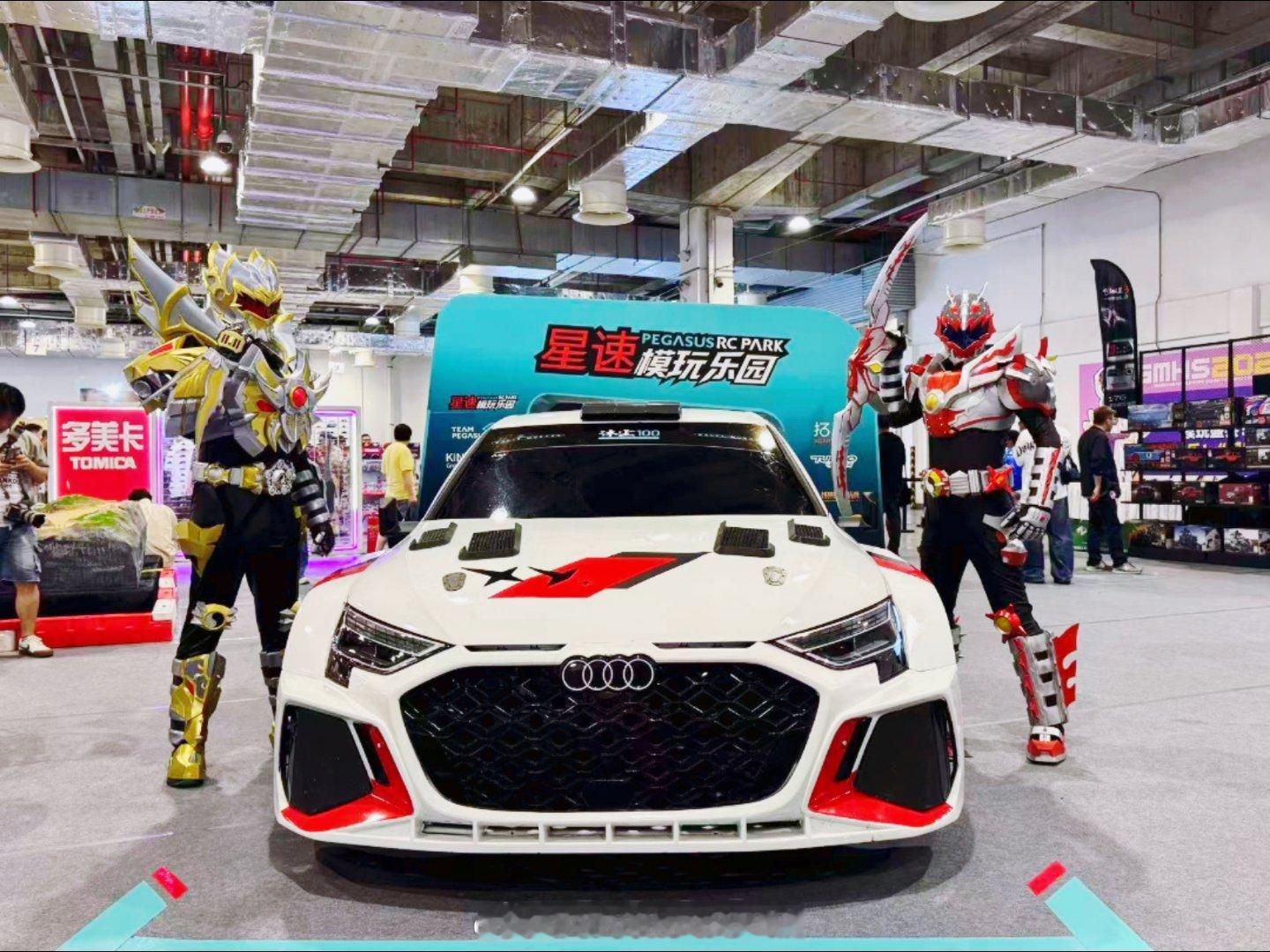 今天微缩模型展都有铠甲勇士皮套的啊上海·中华艺术宫