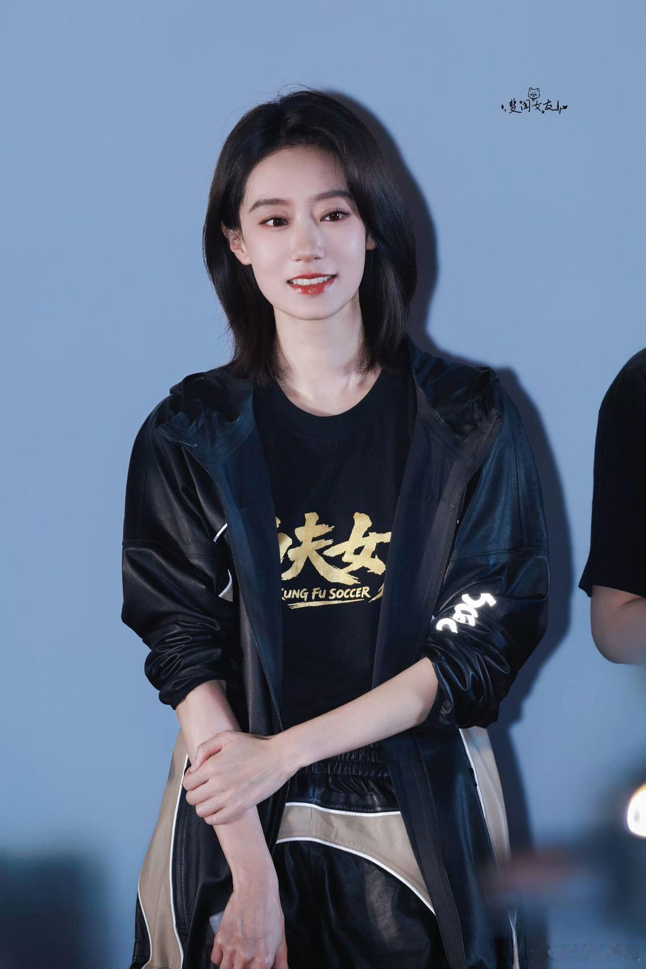 张小斐迪丽热巴双向奔赴的病情越看越觉得张小斐在《功夫女足》里演的双双人设很出彩，