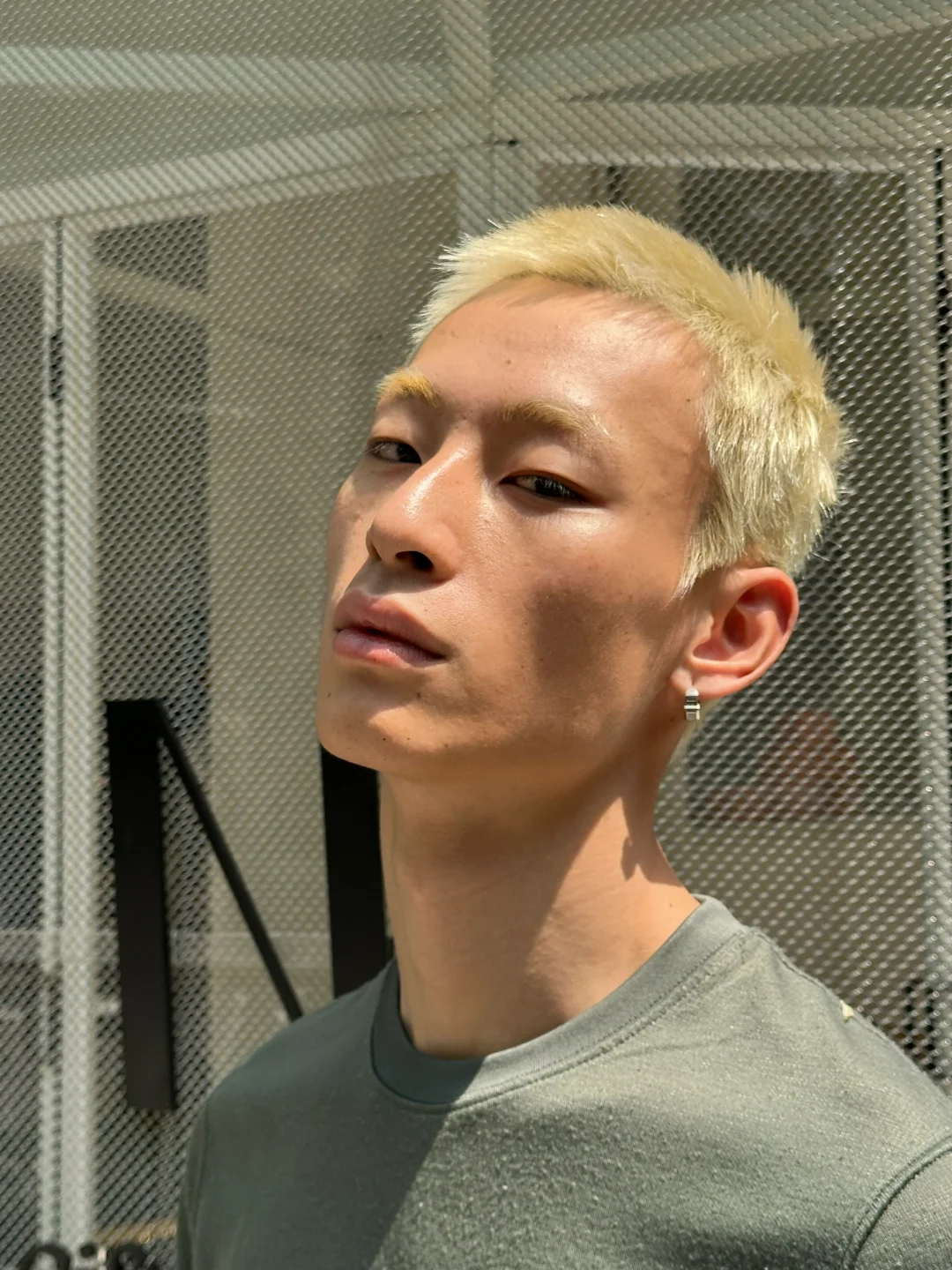 有点严肃的