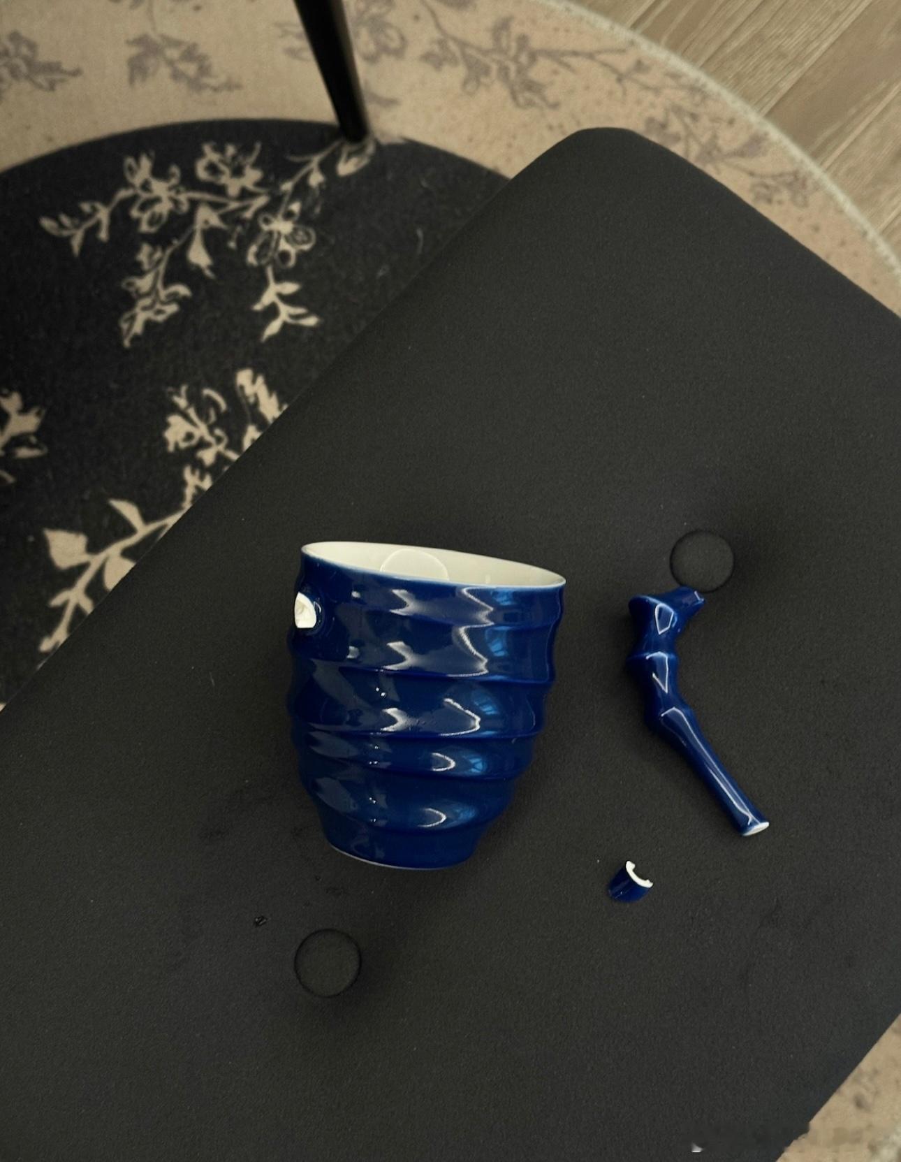 当Manner咖啡师洗杯子时打碎了我的绝版对杯[失望][傻眼][熊猫]心痛了一下