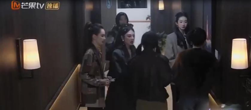 张艺凡搜证的含金量还在上升  张艺凡你不会开天眼了吧  女子推理社  张艺凡在女
