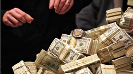 有人说，美国欠中国钱，给中国打了欠条，现在中国让美国还钱，美国还不起，中国把这个