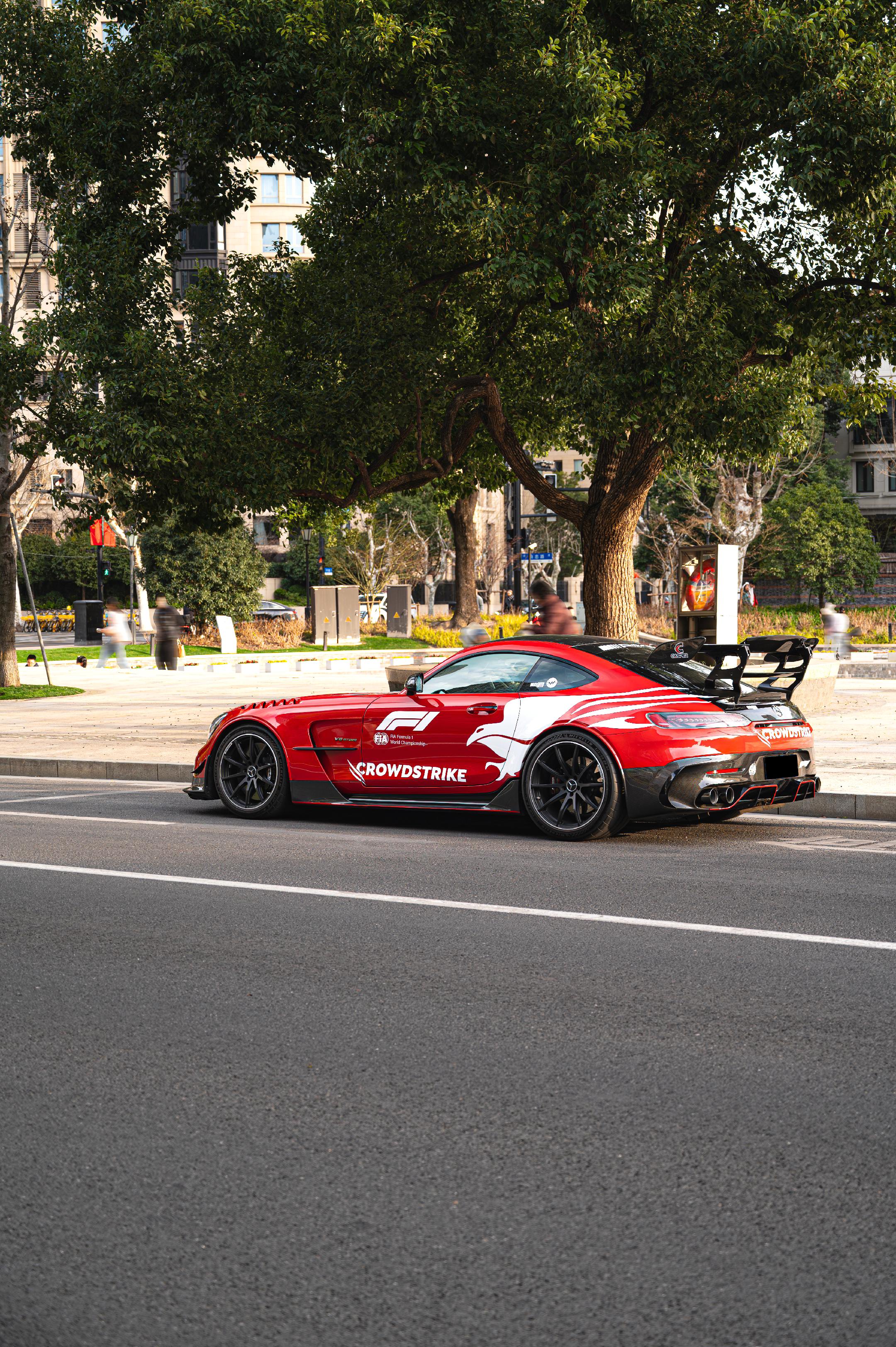 F1安全车上路了？上周整个上海都围绕着F1，翻了翻相册，年后拍的这台安...