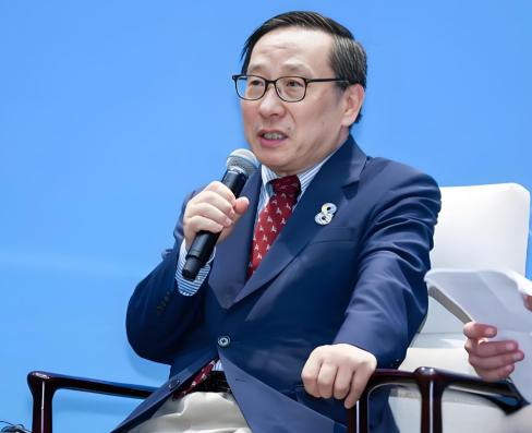 高志凯的一句话，真把大家给点醒了。美国老是不交联合国会费，结果中国反倒成了交会费