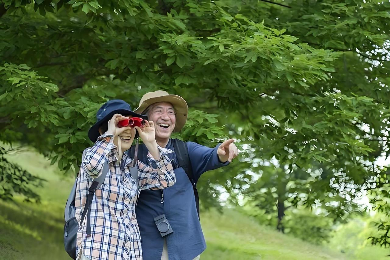 钱，才是成年人最大的底气
 
每个月稳定入账8000块，日常柴米油盐就不用抠抠搜