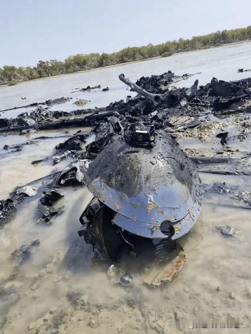 第13架！胡塞武装又把一架美军MQ-9"死神"从1.5万米高空揍进了马里卜省的沙