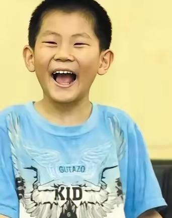 国家的一大损失！2000年，山东有一神童，短短的2天便念完小学，10岁那年参加高