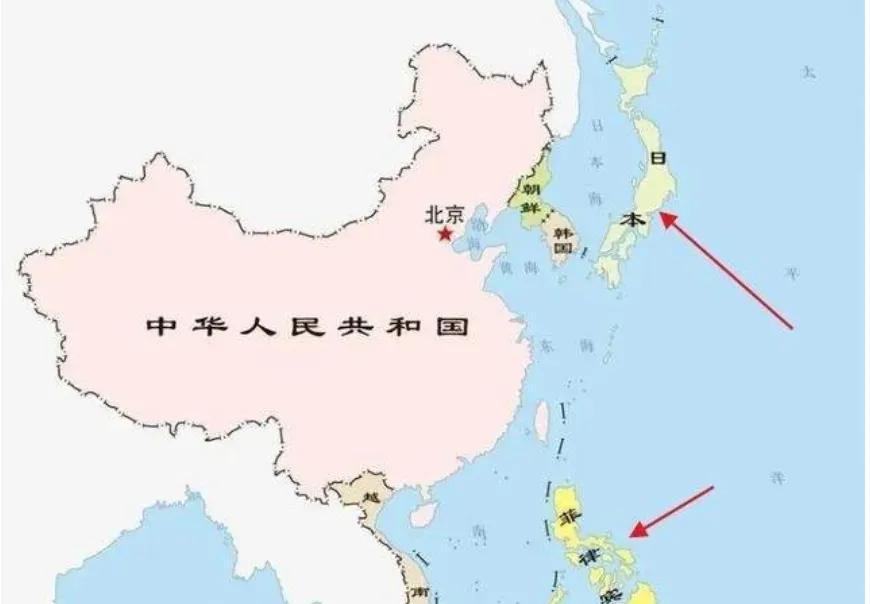 “菲律宾都不敢动，你还吹什么动日本？自家人被欺负了连声都不吭，拿什么谈统一？”—