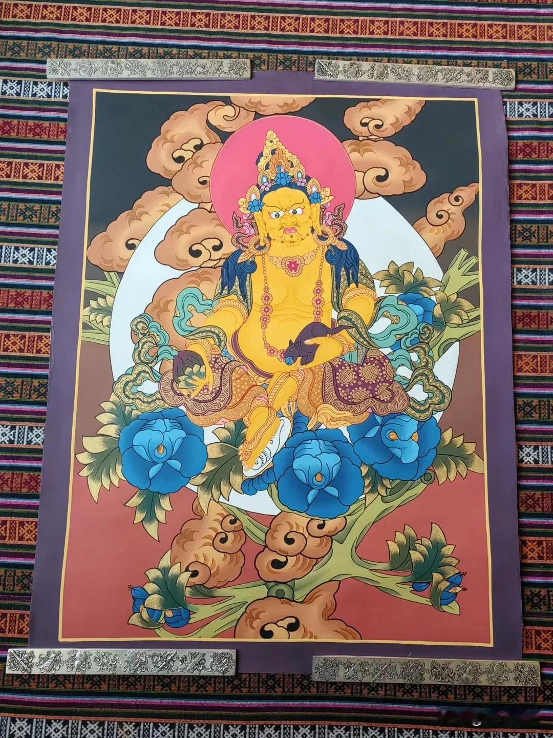 财神永远是最热门的唐卡题材之一，喇嘛师傅最近在，请后我们送去庙里开光（有视频给到