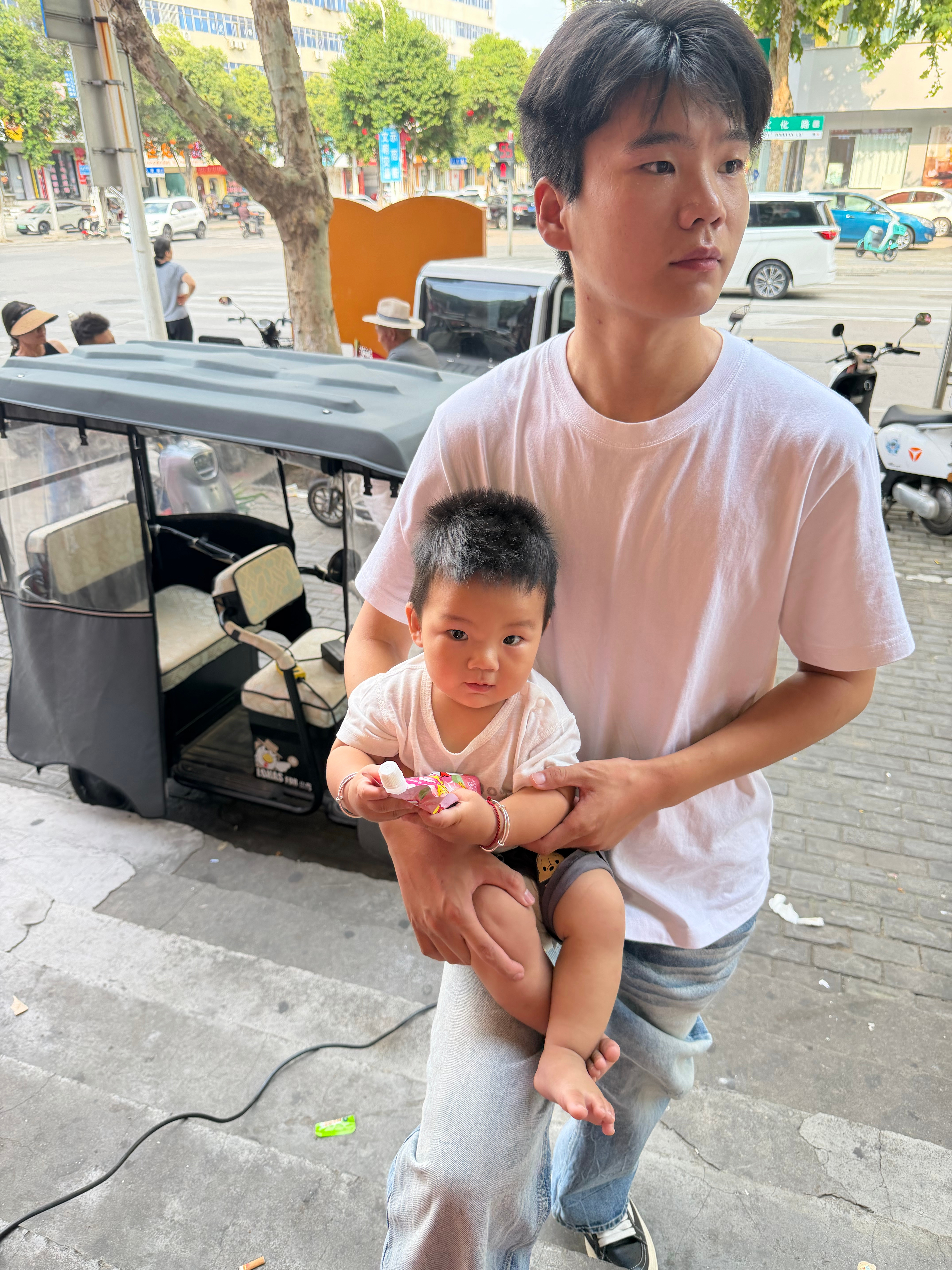 姨妈来了痘也来了第一次这个位置长痘！ 
