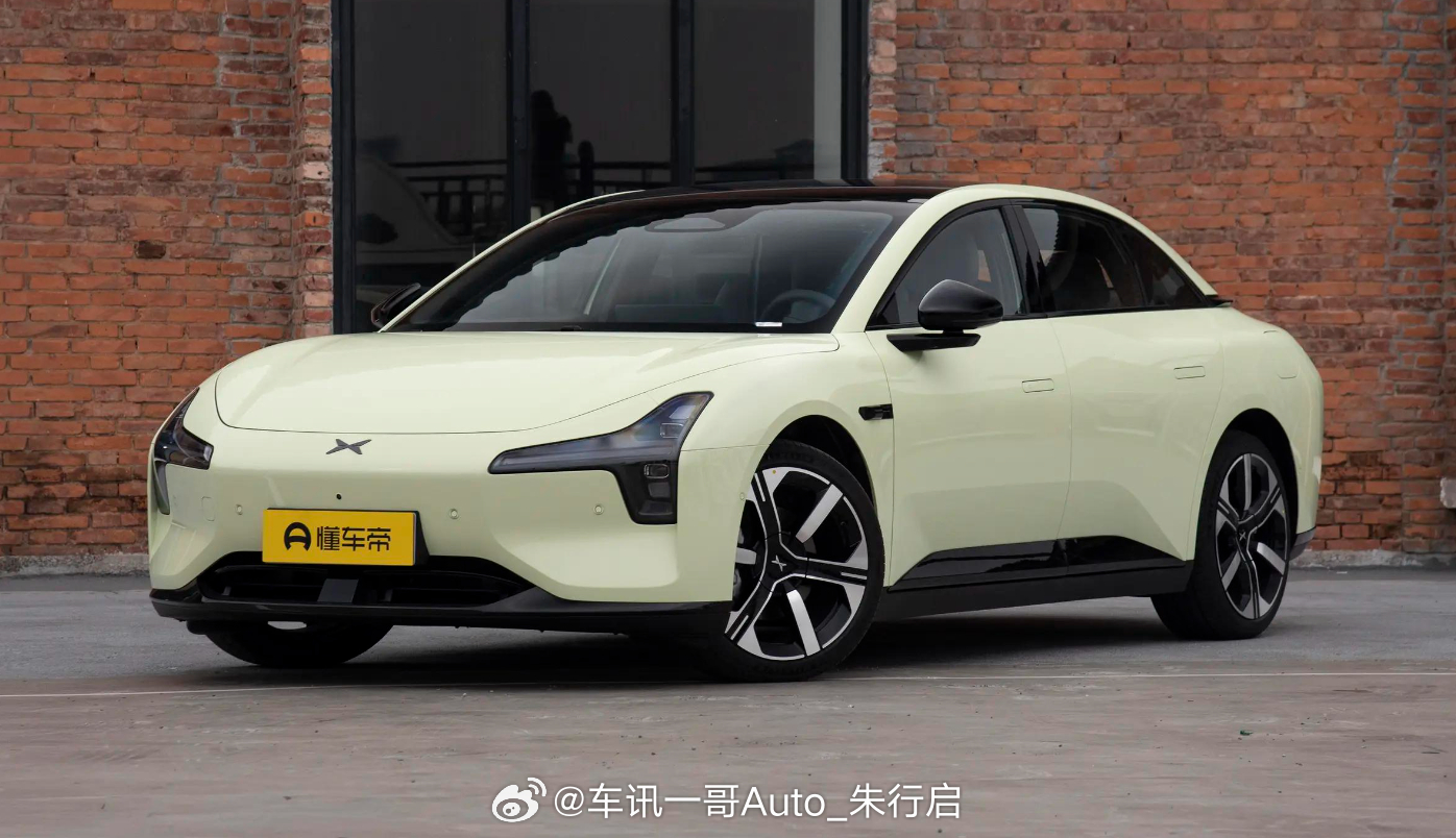 2026款小鹏MONA M03正式上市，11.98万起。新车提供全系搭载天玑AI