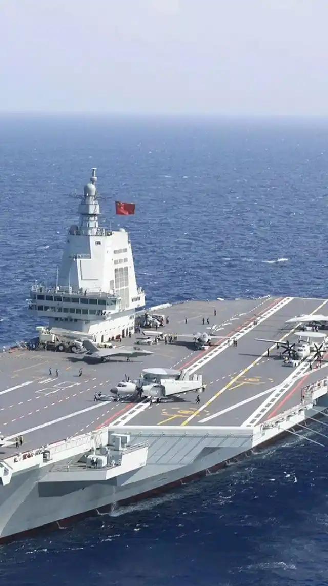 你以为福建舰穿越台海去南海就是具备实战能力了？错！业内看航母战力有两个硬指标，我