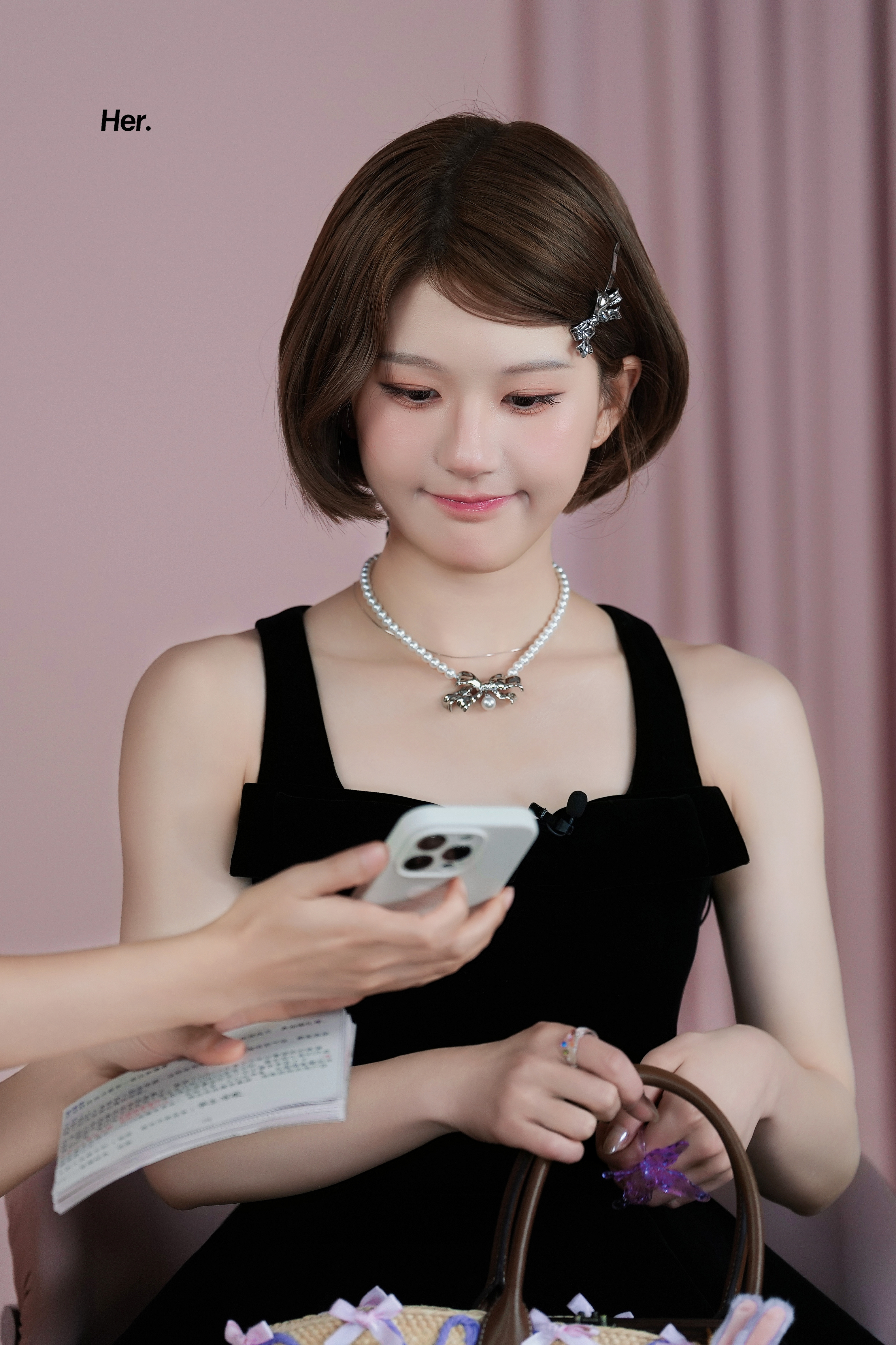 赵露思超话[超话]    玉足脚脚，发射发射＞＞＞💕💕💕 