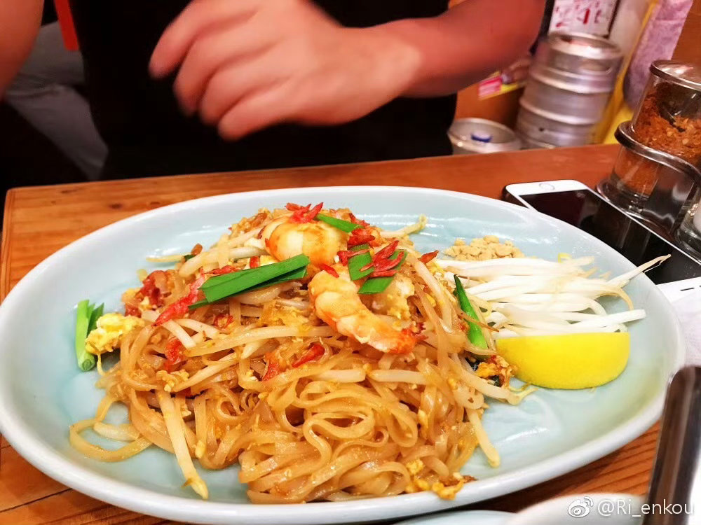【搬运】2018年07月15日午餐我家被晒黑黑黑的白痴来跟我一起吃午饭了黑黑的看