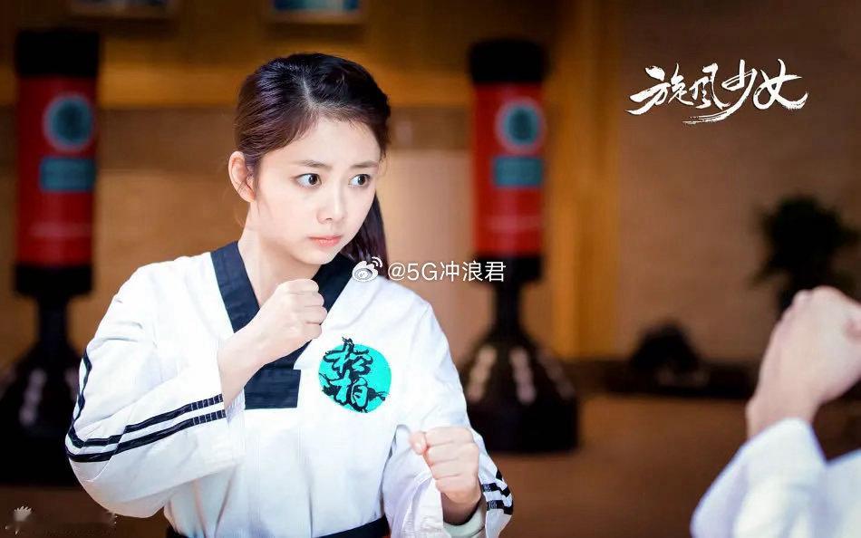 白敬亭谭松韵一个叫姐一个叫哥 一个韵姐一个白哥，你俩到底谁大啊哈哈哈哈，不管了，