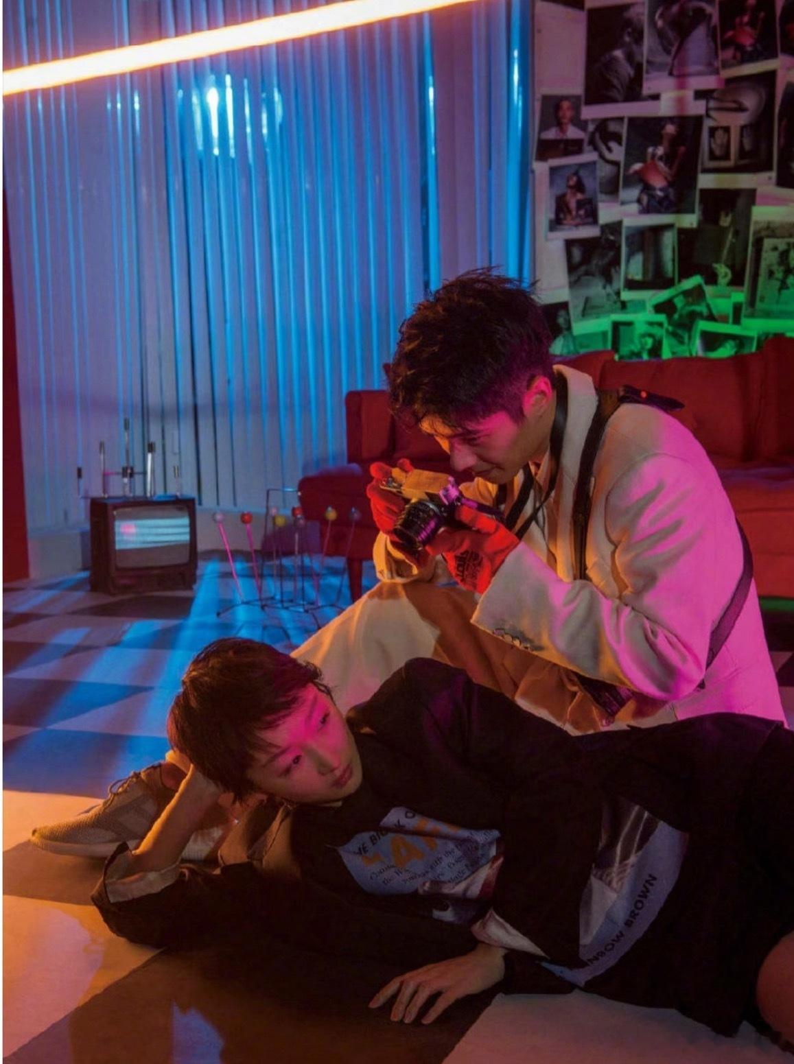 之前就传过吧，印象中也没有否认，话说谈了也正常两人都是靠作品出来的，应该还好吧