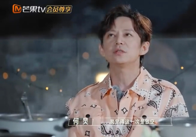 何炅 我现在有点惊弓之鸟了何老师出了名的情商高，造梗能力超强还玩自己的梗，很有观