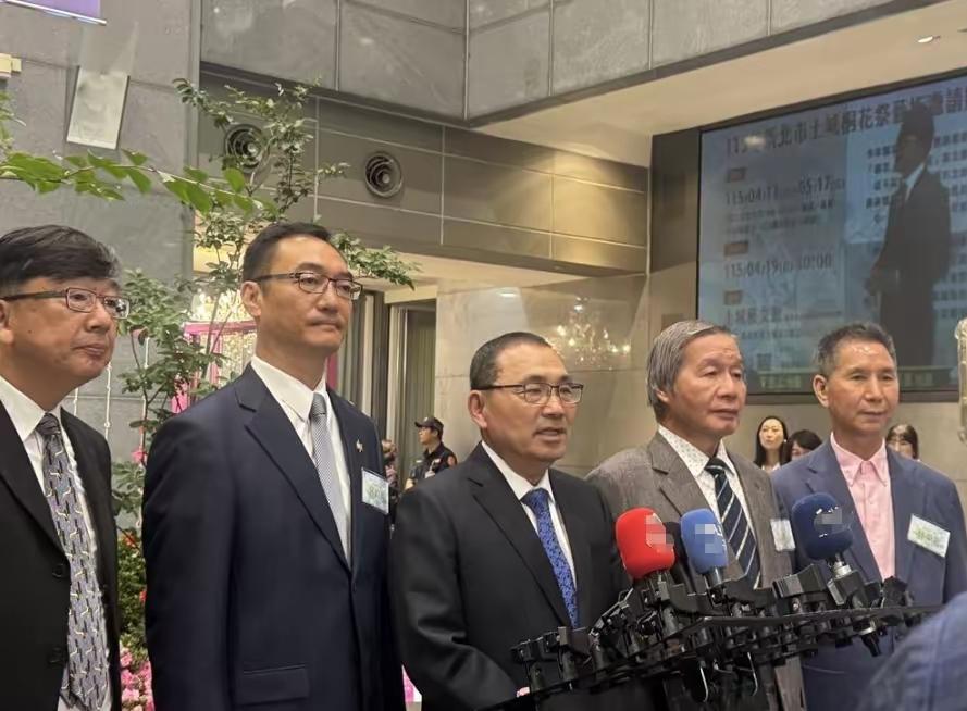 5月初，台当局民进党赖清德结束所谓“过境”美国行程返台，新北市长侯友宜几乎第一时