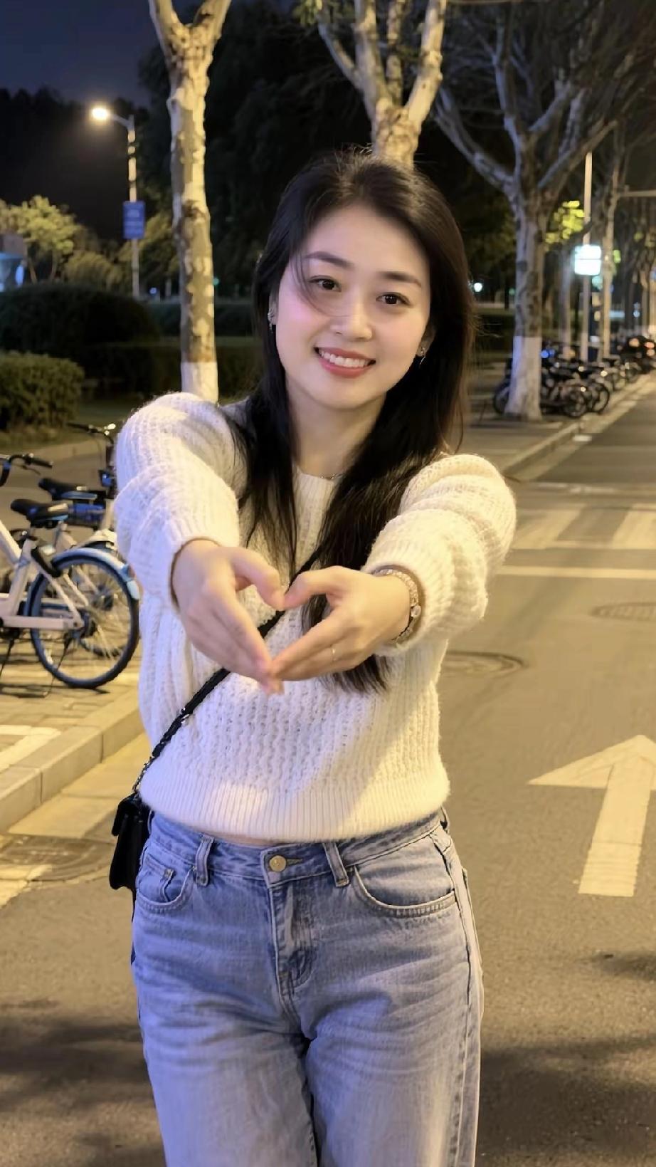 很喜欢一句话：格局决定结局，眼界决定境界。
 
商界里有个很戳人的真相：五粮液从