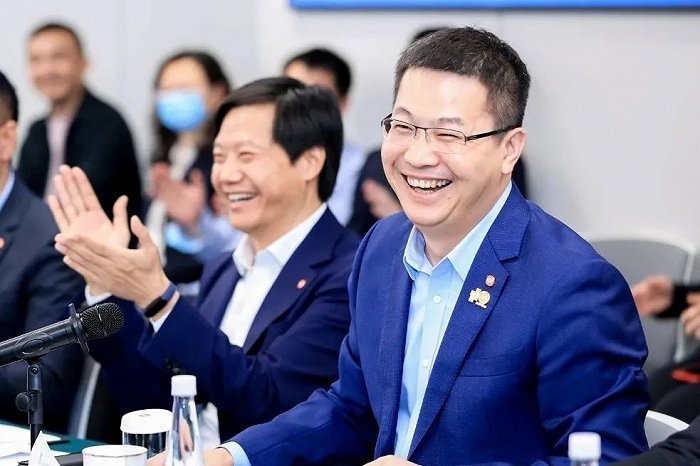 童鞋们。小米发生了高管人事变动。[666][666]集团总裁卢伟冰兼任手机部总裁