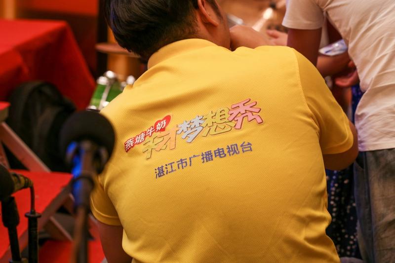 宁波的石女士可太闹心了。她在商场被人拉去给3岁儿子试童模，对方夸孩子活泼、上镜感