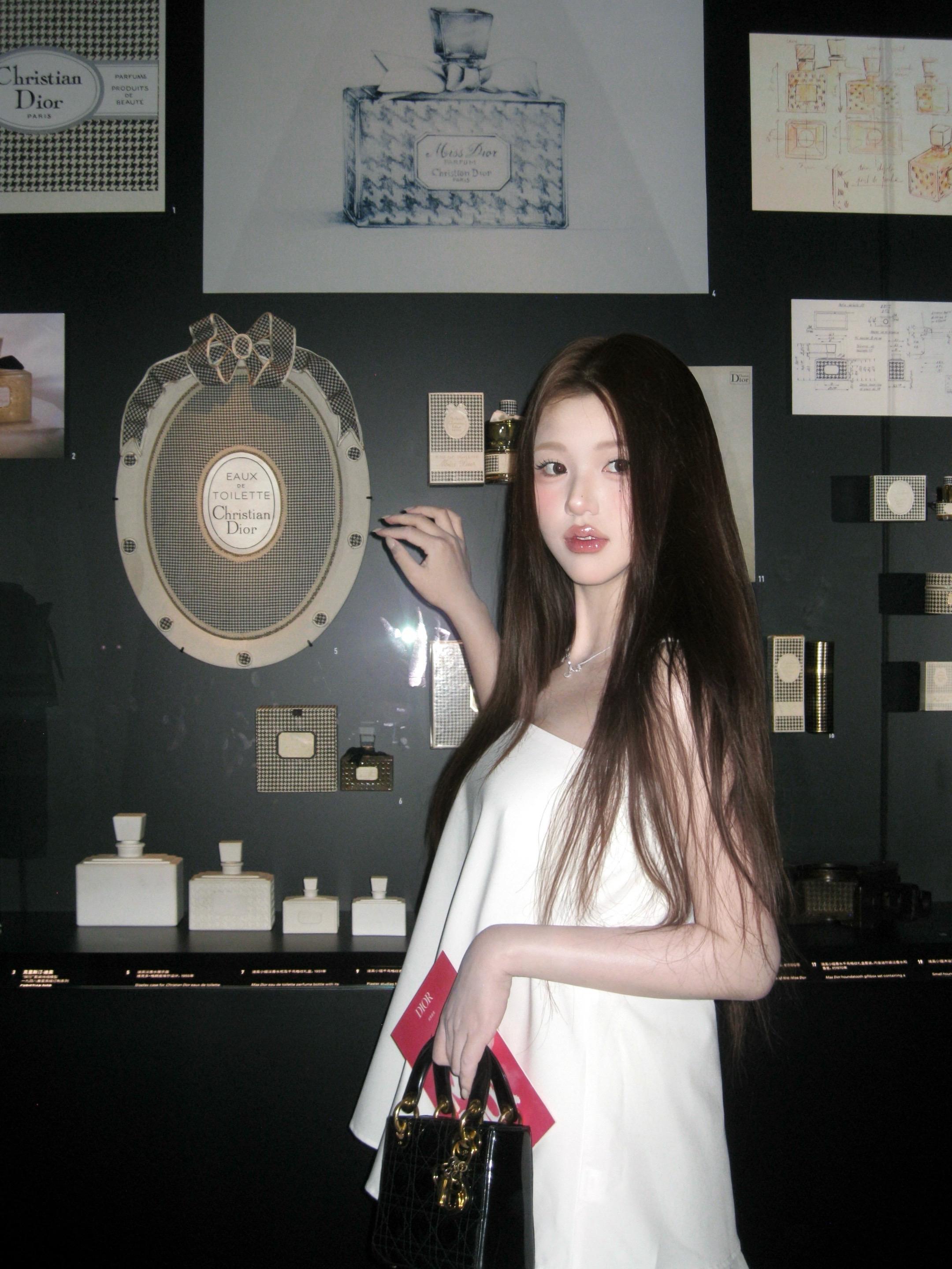 𝘔𝘪𝘴𝘴 𝘋𝘪𝘰𝘳.