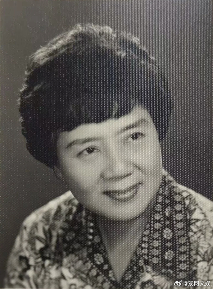 【滑稽表演艺术家方丽英去世】方丽英曾获周恩来总理接见据新民晚报，从（上海市人民滑