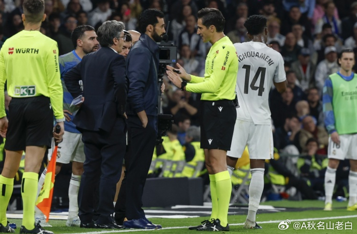 据《世界体育报》报道，马竞炮轰马德里德比判罚引起了巨大反响，拜仁球迷开始担心与皇