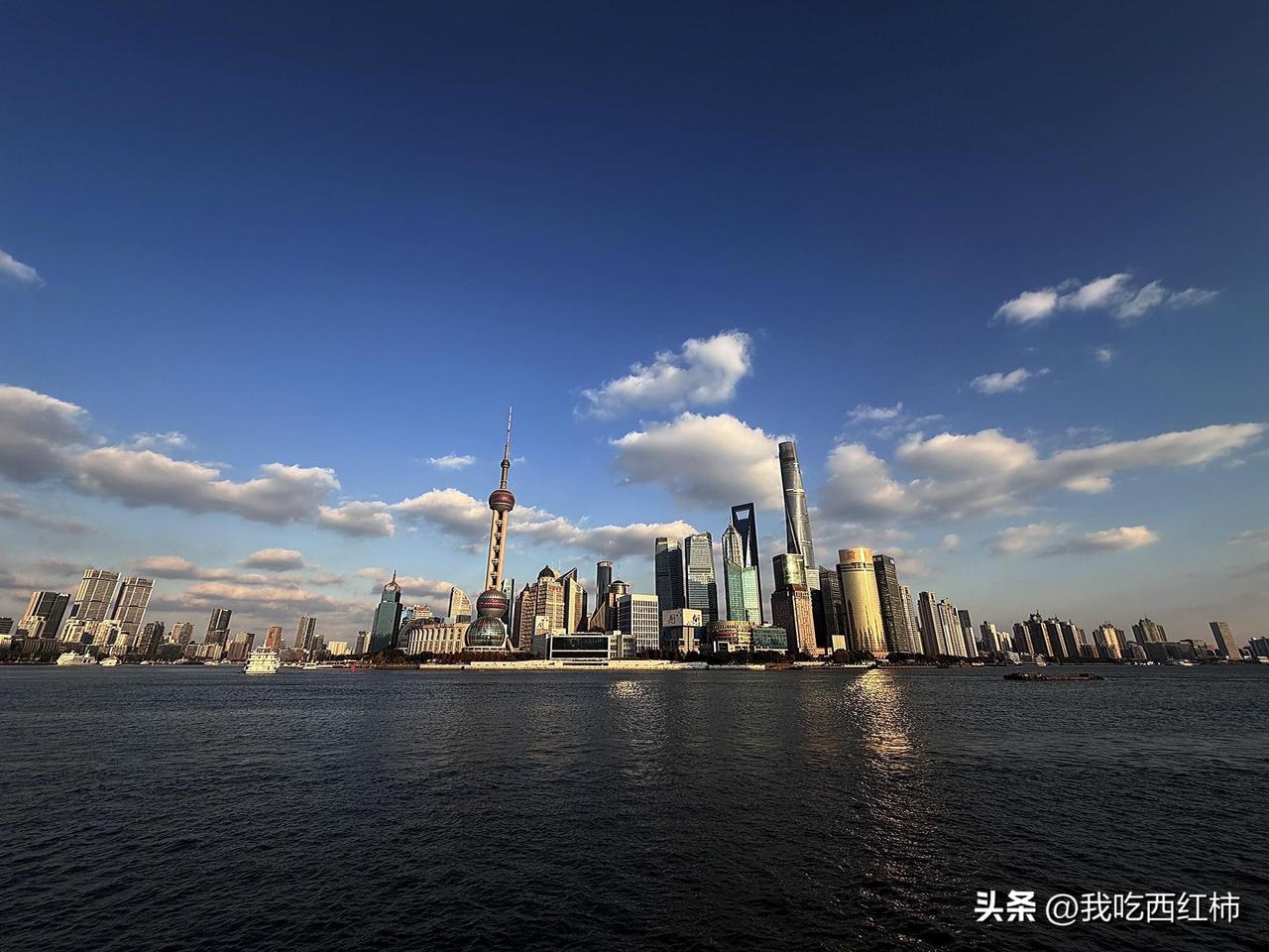 彩礼22万，给了妈妈12万，她还是嫌少。妹妹结婚彩礼25万，给了她15万。并且都