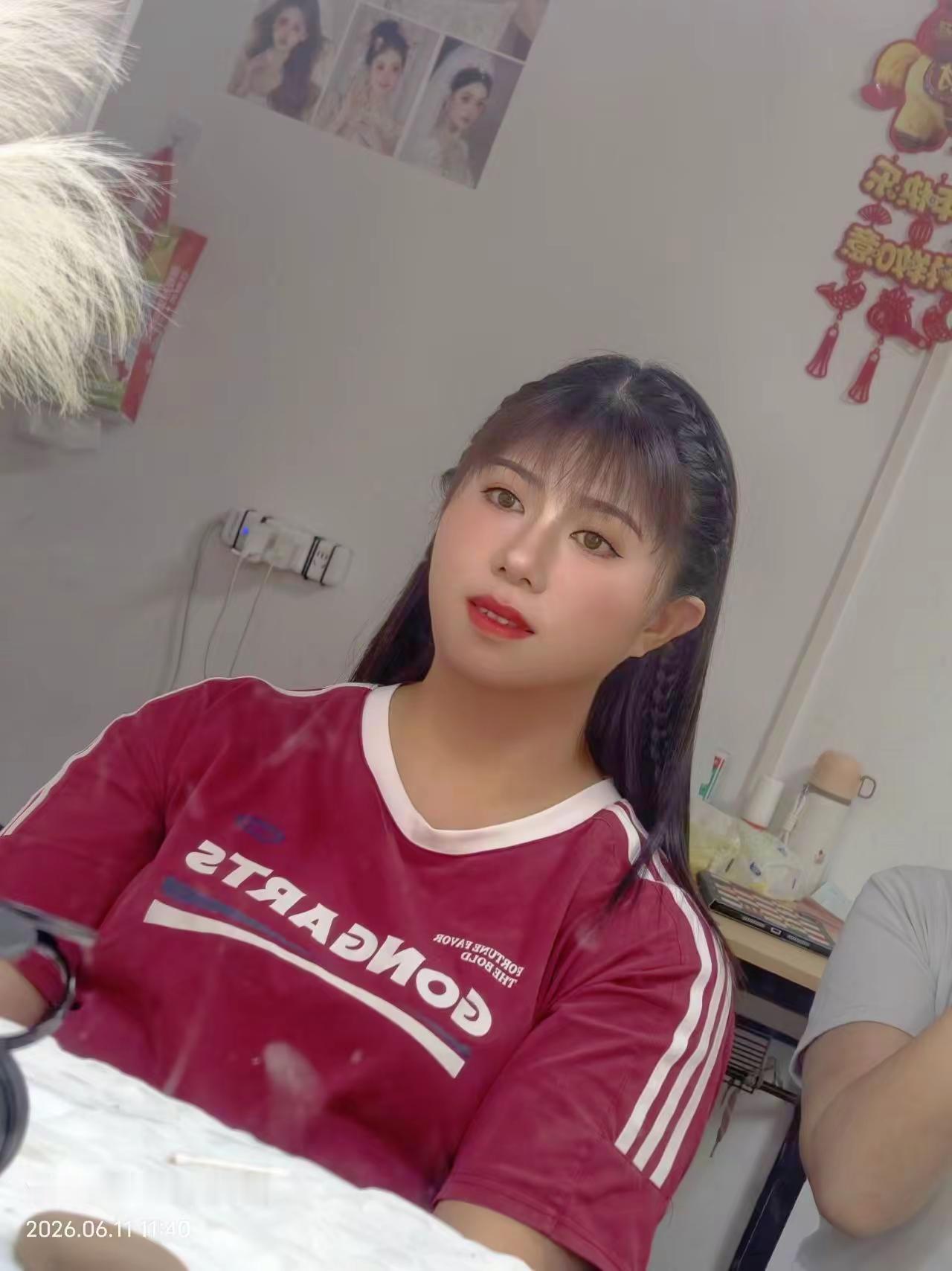 看着镜子里憔悴的自己，你拿什么和她比呢？