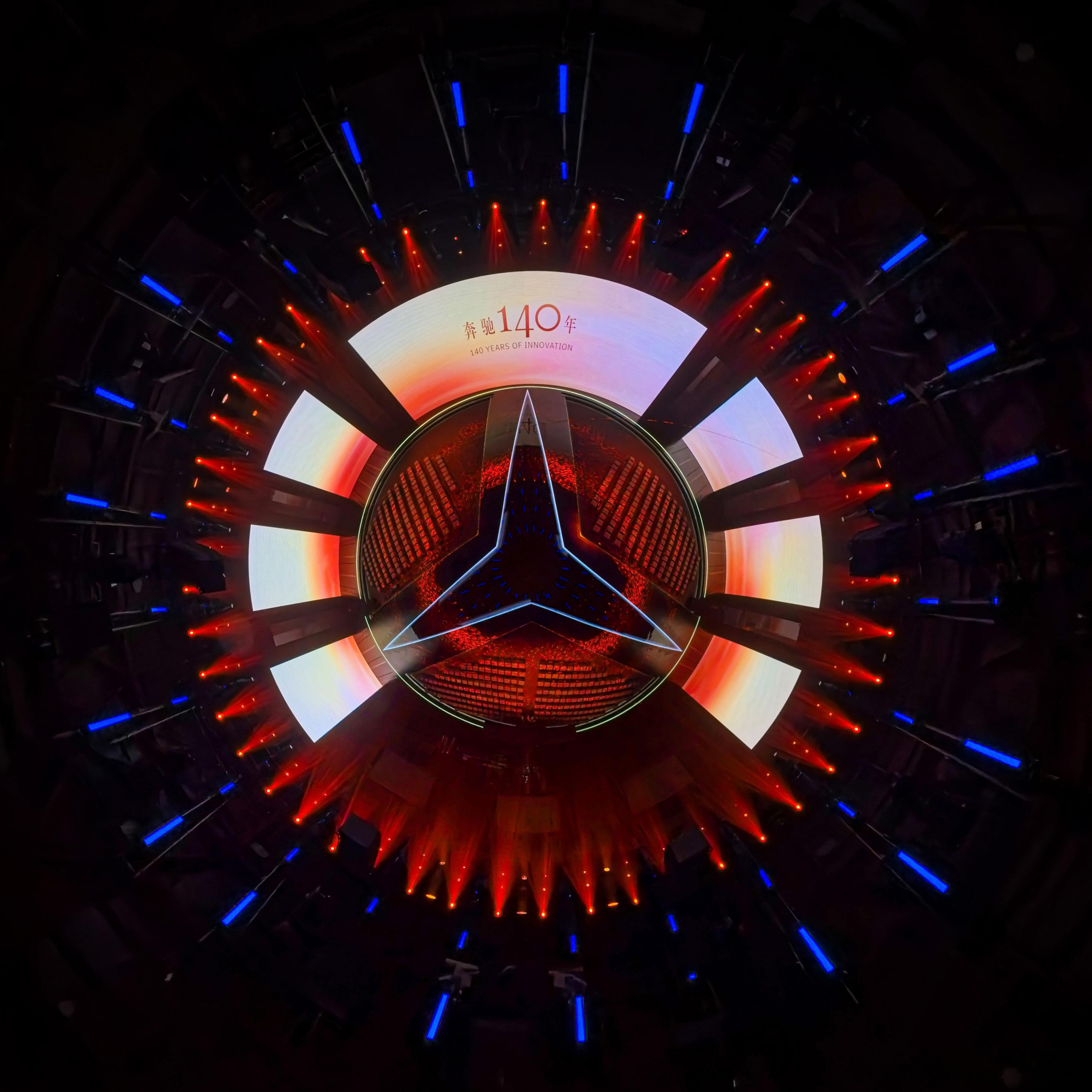 李泽厚说，美不是一个概念，是一种自信，一种想象力和理解力。Taste means