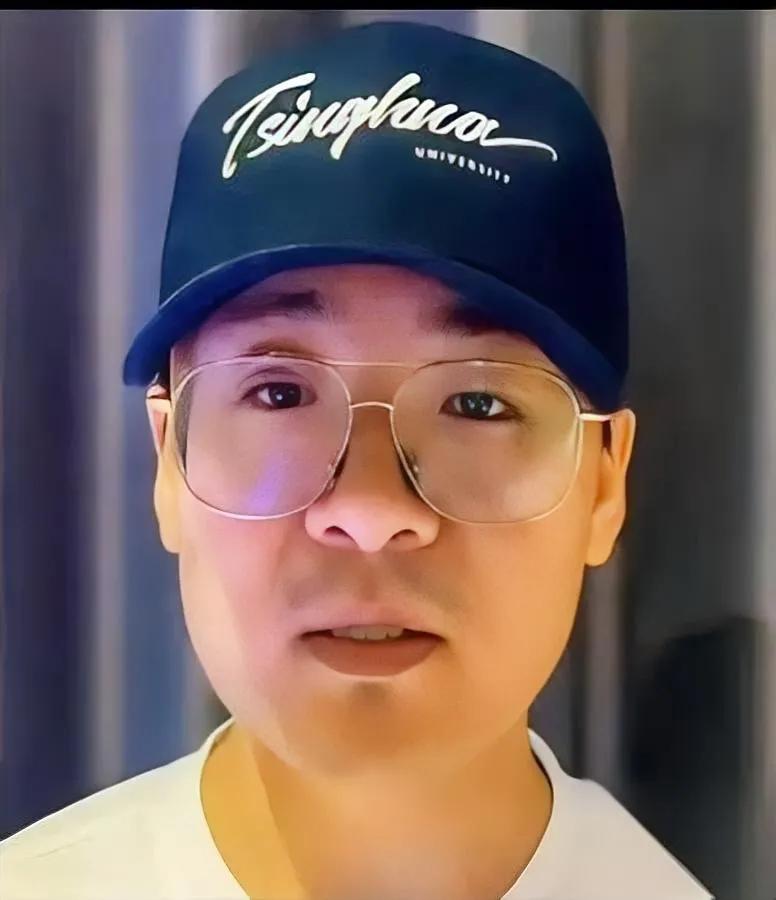 清华高才生的操作

我真看傻了

你敢信他连同事聚餐都偷偷录音？

清华法律双料