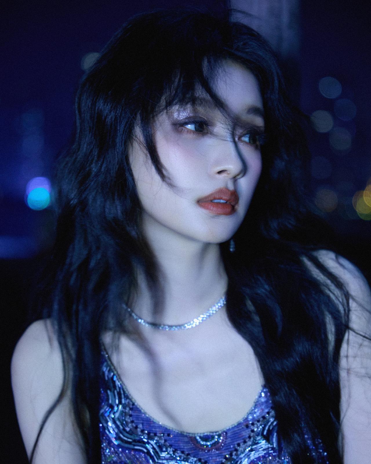 夜越深怡越美[奸笑]
孙怡
