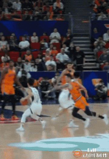 这骂谁呢？今天CBA常规赛第29轮，广东男篮客场81-97大比分不敌上海男篮，输