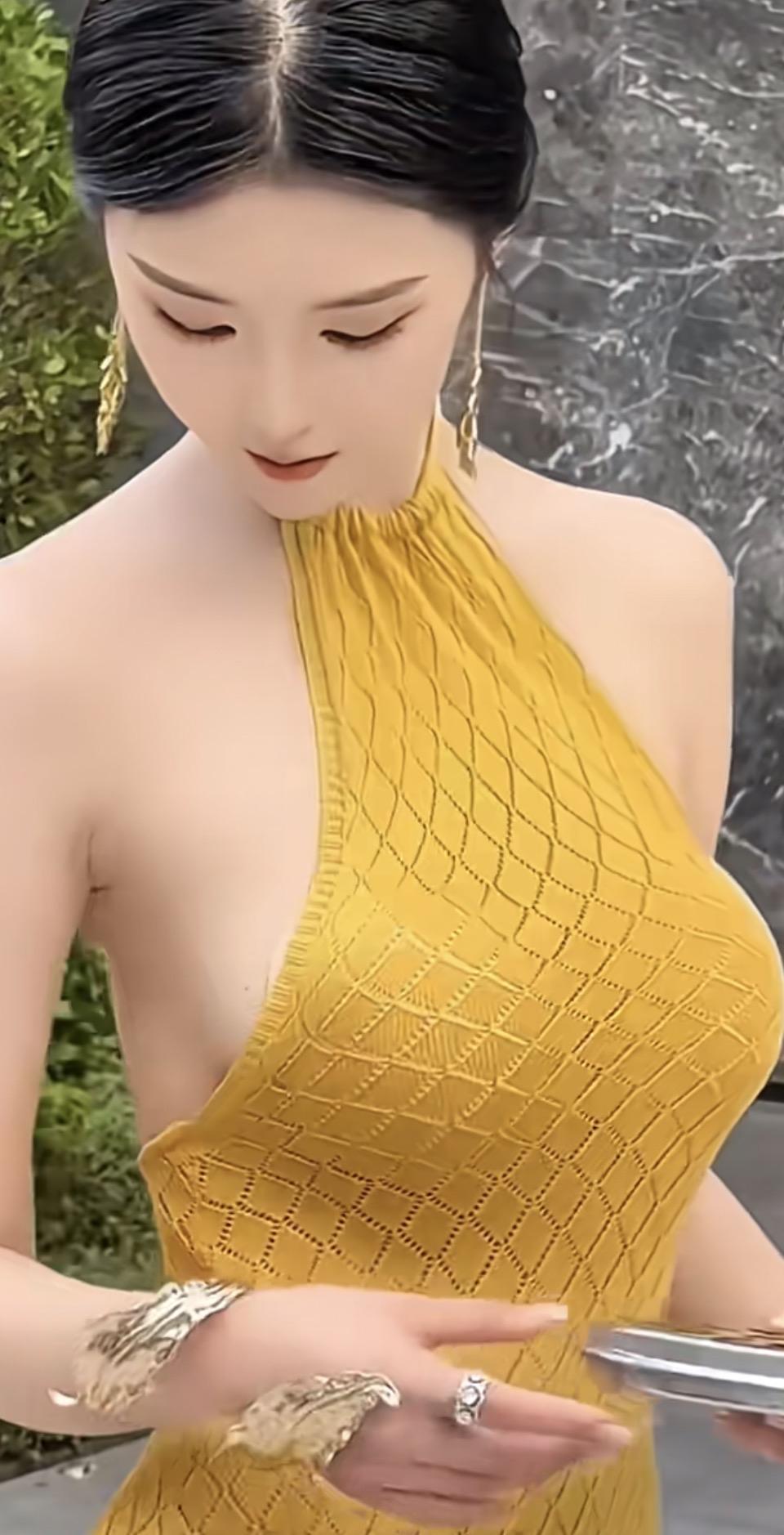金缕衣，玉佩环，美人如画。