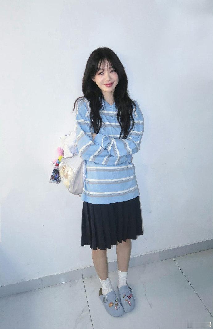 李心洁团DNA 李心洁担任乘风四公队长实力超强，带领徐梦洁、庄法、何宣林演绎《D