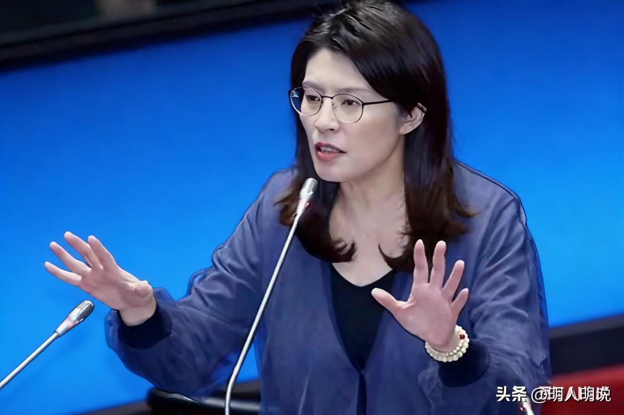 民进党最怕的人，为什么偏偏是郑丽文？
 
明人明说，不绕弯子，今天直接讲透。
 