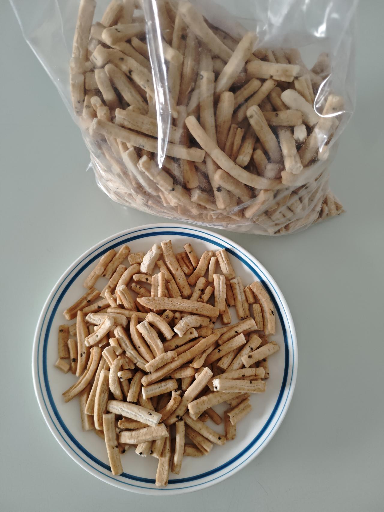 晒出我的今日美食继续分享我们的家乡美食，这是炒年糕胖，用年糕条炒制而成的，也是用