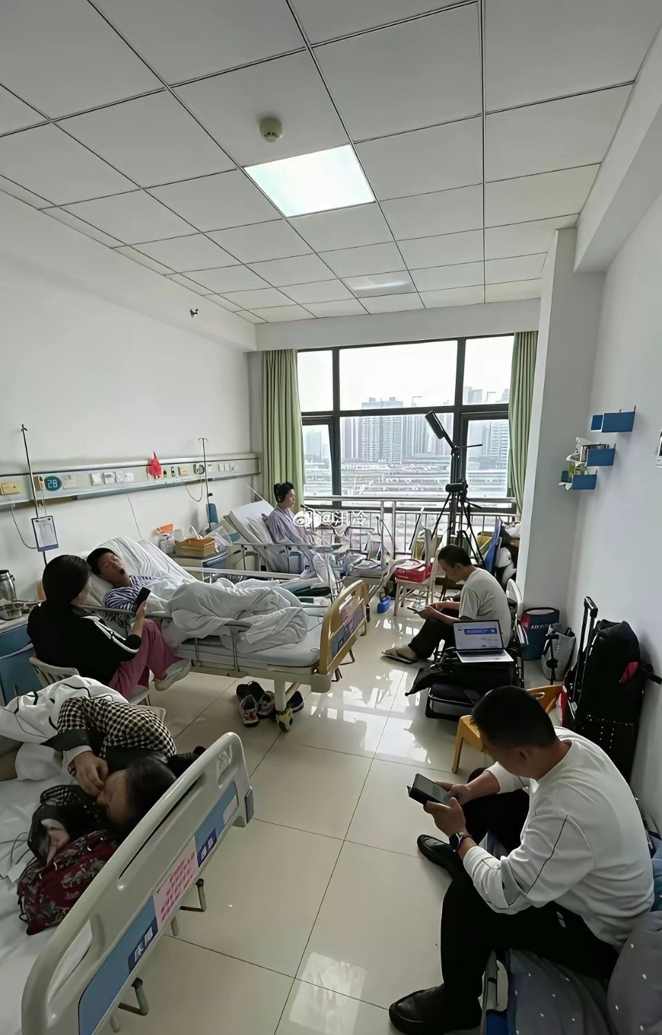 都在医院了还不停下吗 