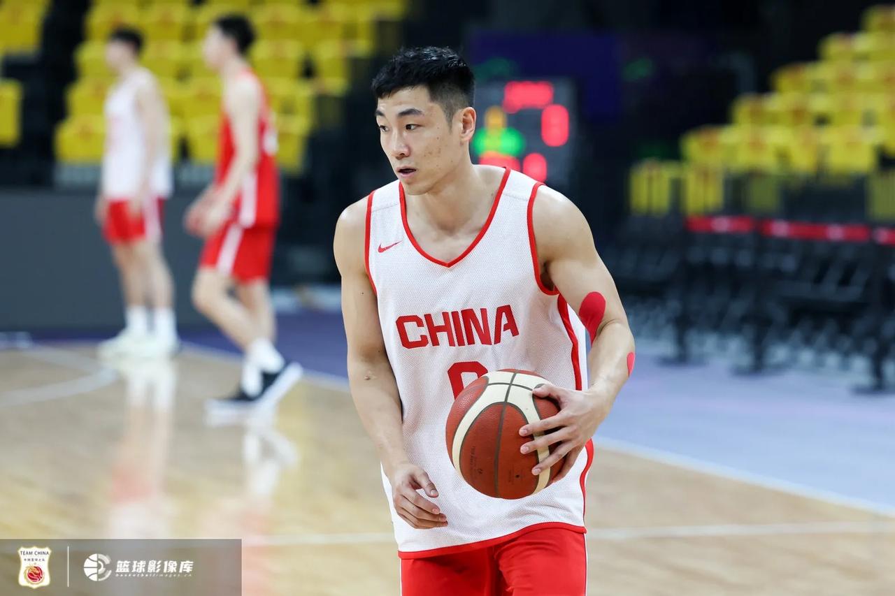 男篮不可能打起“青春风暴”，高诗岩徐杰争议都大，郭士强带争议残阵出征

明天就打
