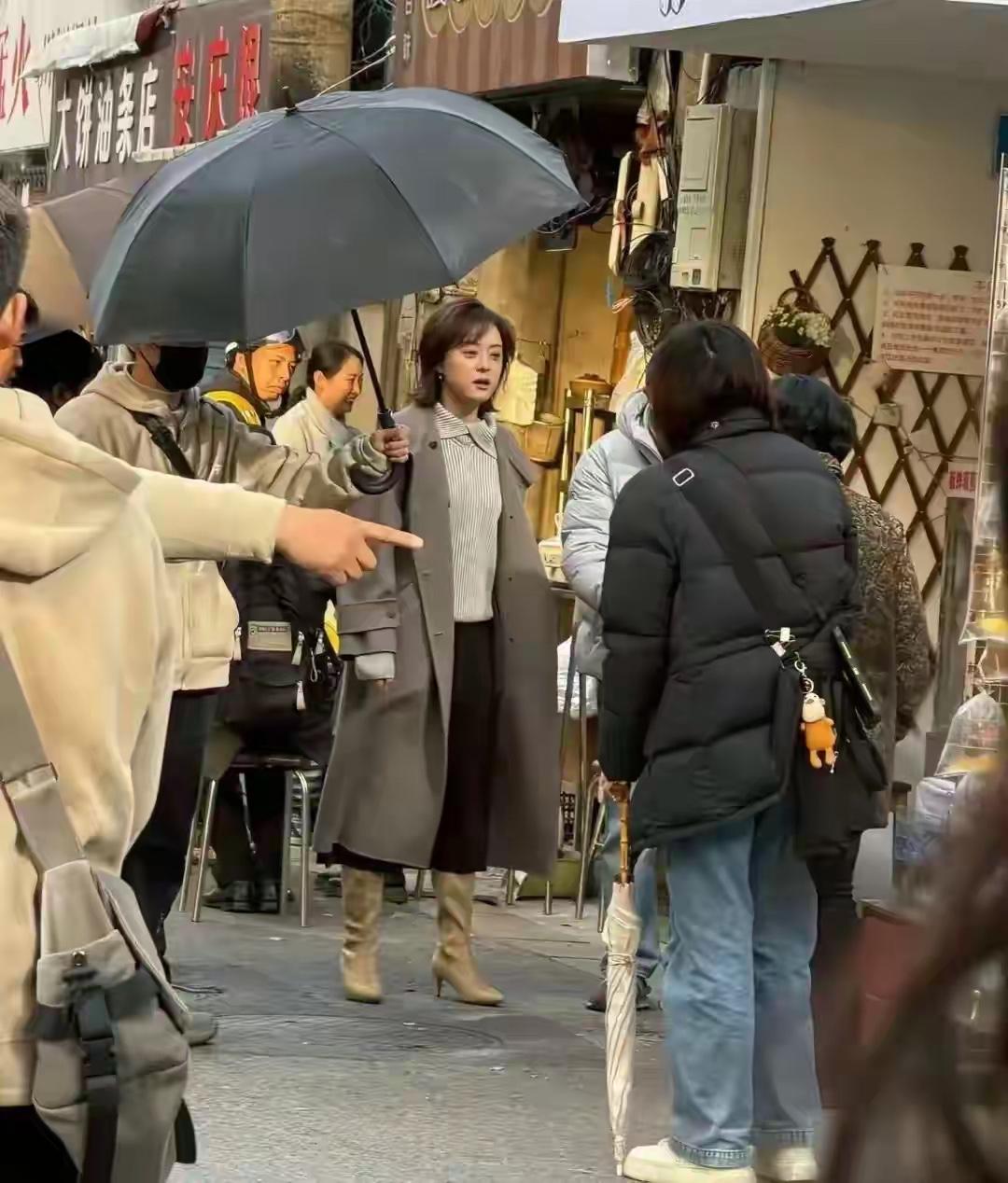 这是哪位明星拍戏，气场这么强大