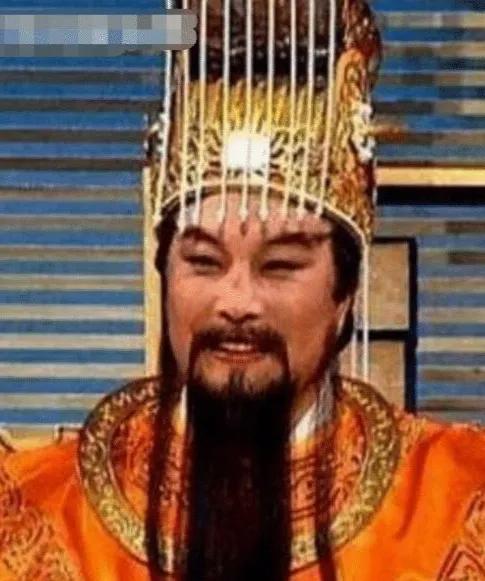 方圆天地，为头条联友对联；
灶上温汤腾细雾，
锅中美食引神仙。